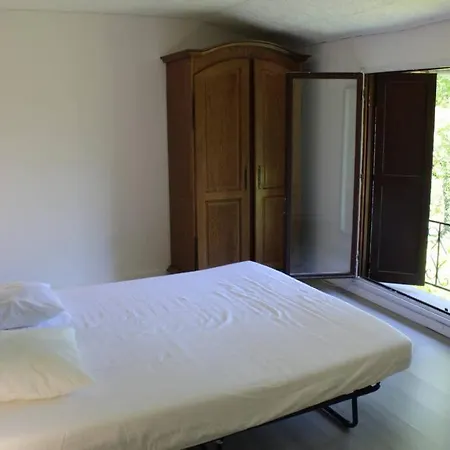 Maison Comte De Noe * Estancarbon